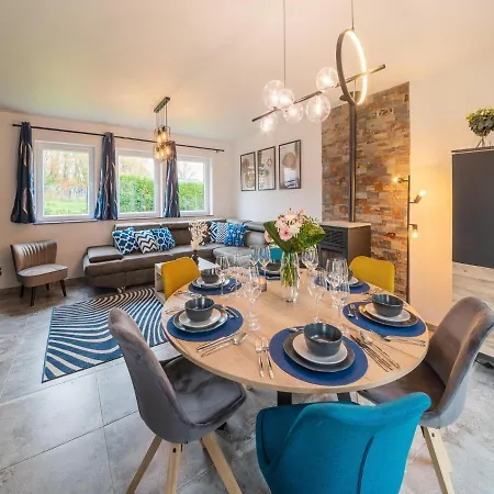 In With Fenced Garden