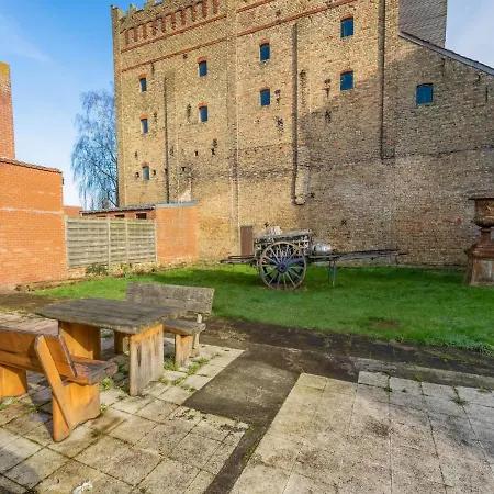 Ferienhaus In With Fenced Garden Noiseux