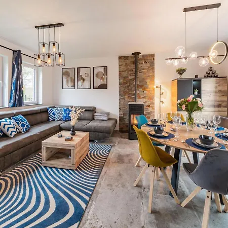 In With Fenced Garden * Noiseux