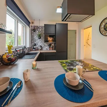 Hébergement de vacances In With Fenced Garden *