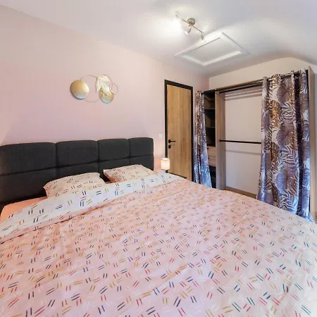 Modern In With Fenced Garden *