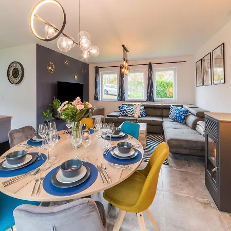 Modern In With Fenced Garden * Noiseux