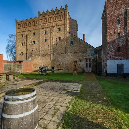 In With Fenced Garden *