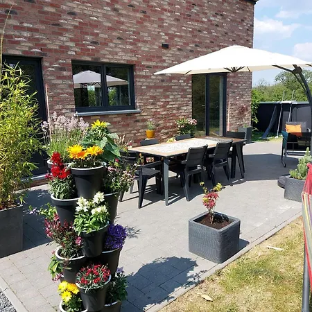 Ferienhaus In With Fenced Garden Noiseux