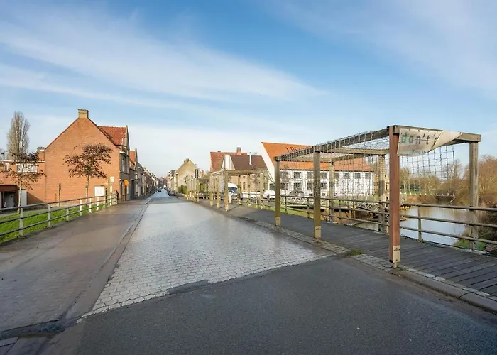 Hébergement de vacances In With Fenced Garden Noiseux