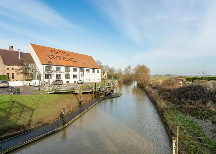 Hébergement de vacances In With Fenced Garden